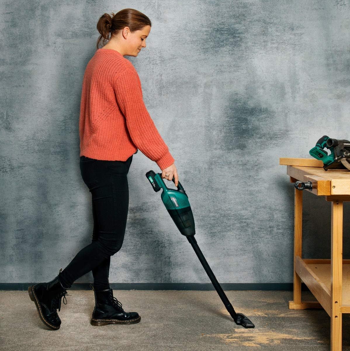 Aspirator de mana Leihmann S2 VC503DC rezervor 500ml nivel sunet 76dB 2 acumulatori 48V si un incarcator rapid incluse